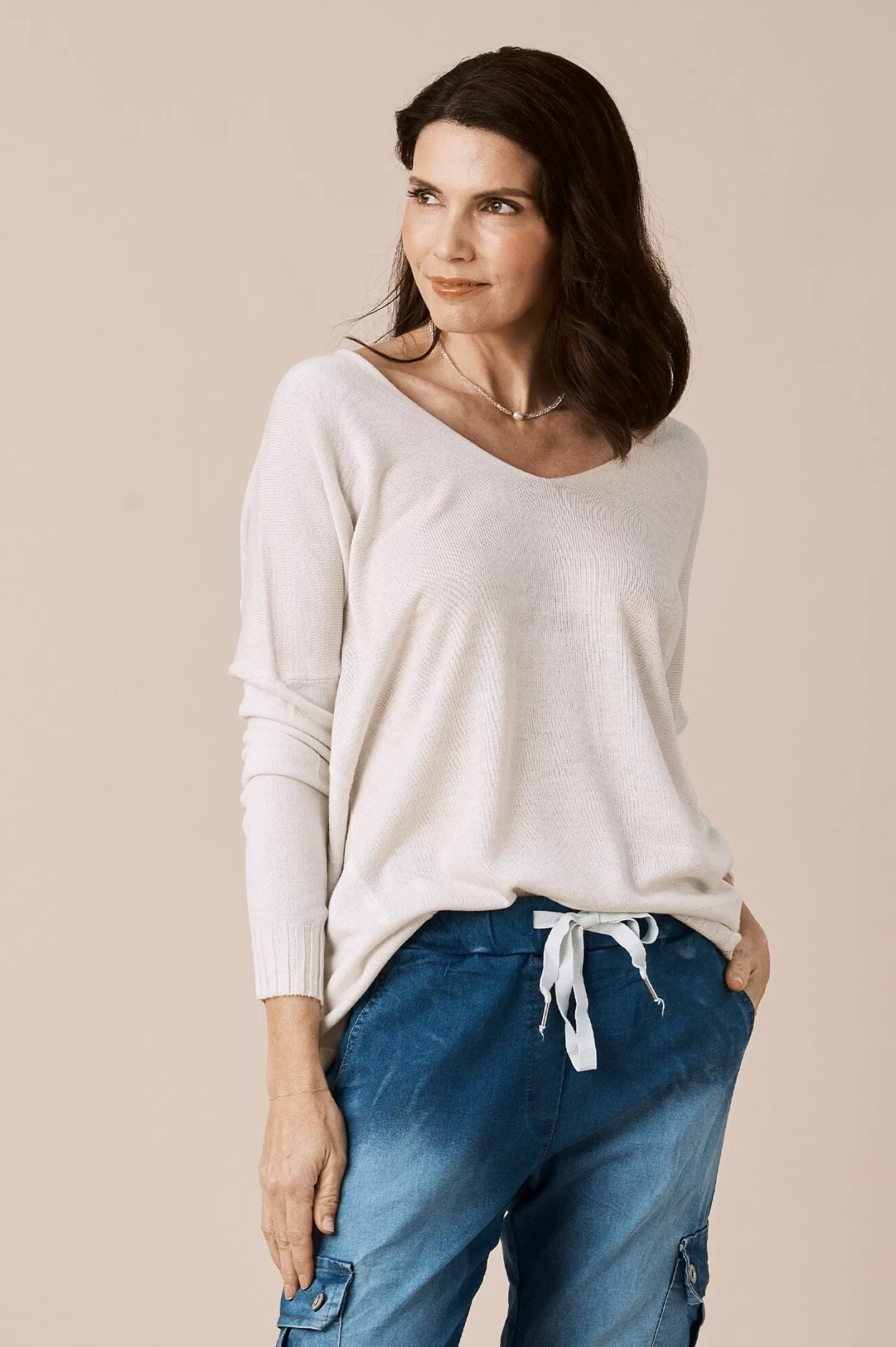 Carolina Knitwear*Avery V-Neck Jumper Cream