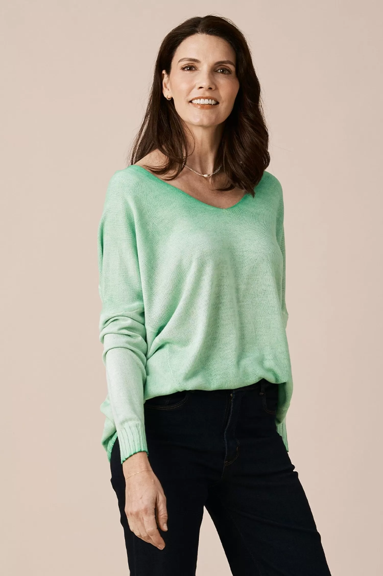 Carolina Knitwear*Avery V-Neck Jumper Green