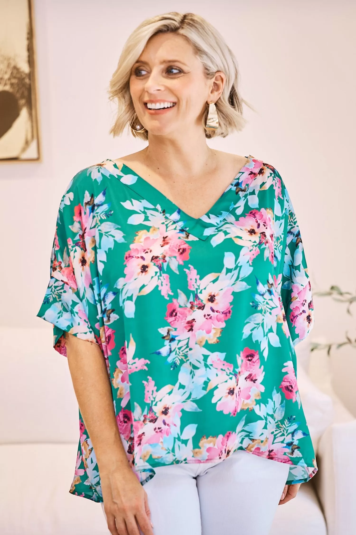 Carolina Bianca Tops | Short Sleeve*Bianca Short Sleeve Top Bella Print with V Neck Emerald