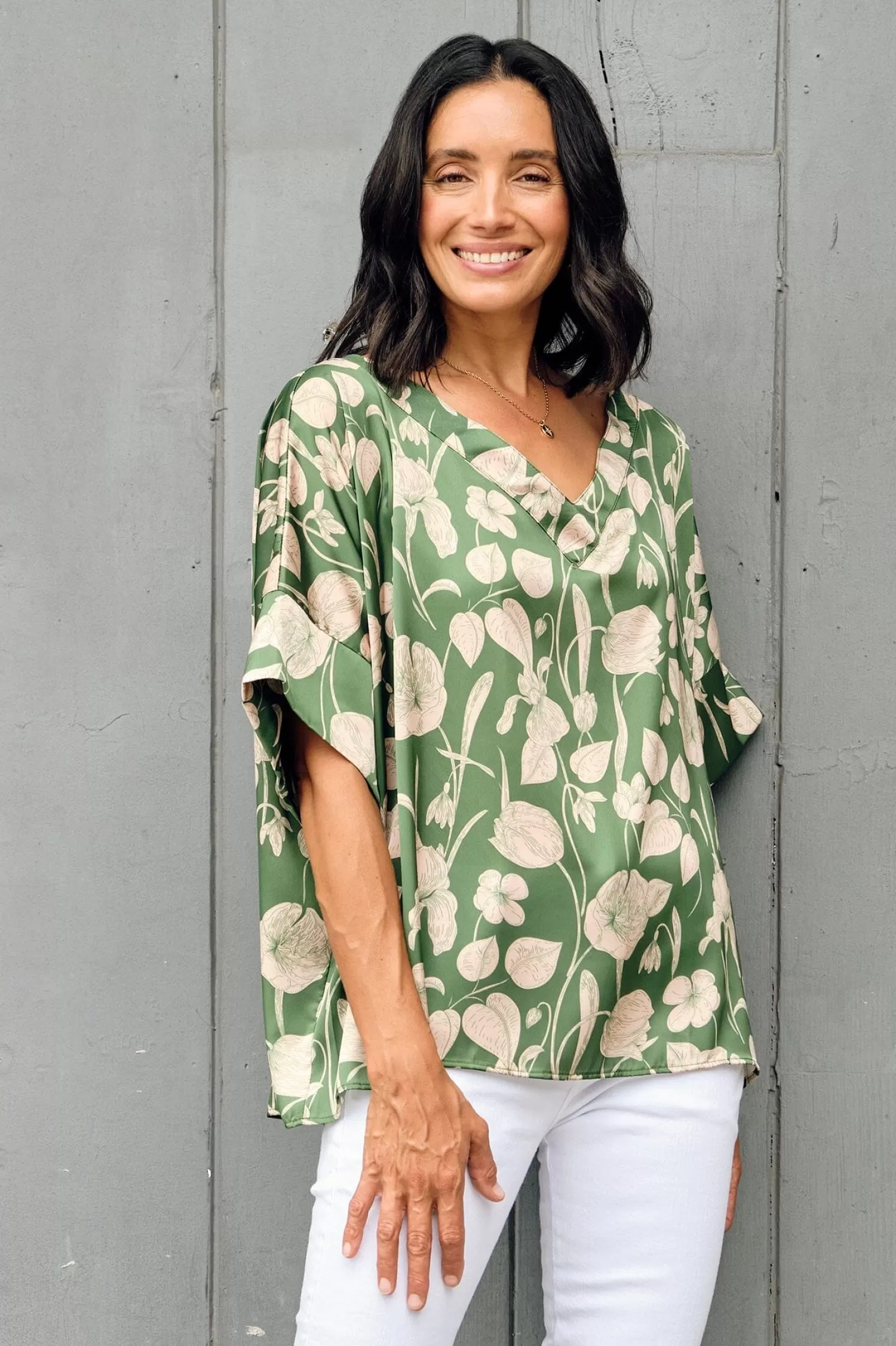 Carolina Bianca Tops | Short Sleeve*Bianca Short Sleeve Top Belle Print with V Neck