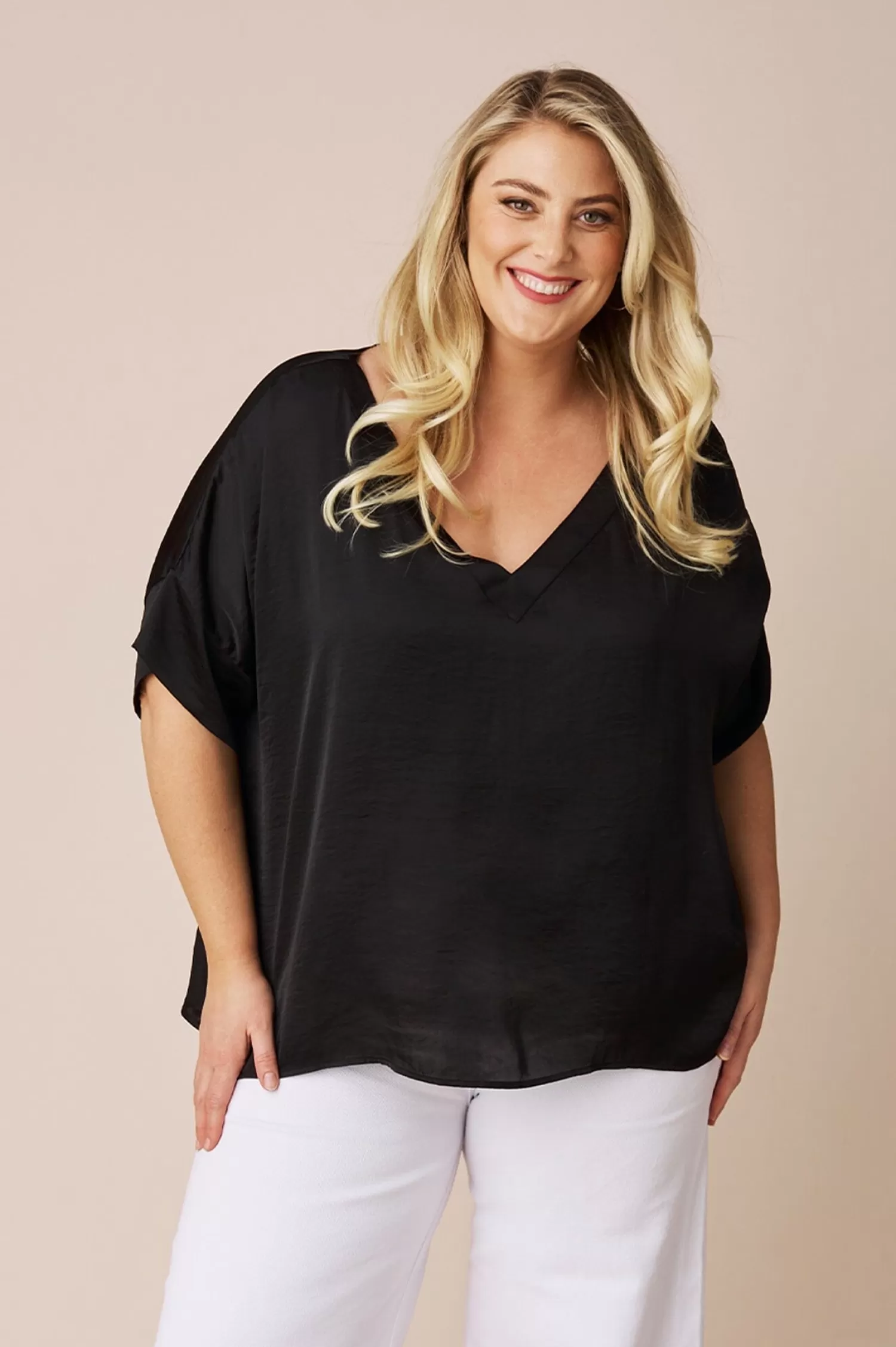 Carolina Bianca Tops | Short Sleeve*Bianca Short Sleeve Top Black with V Neck