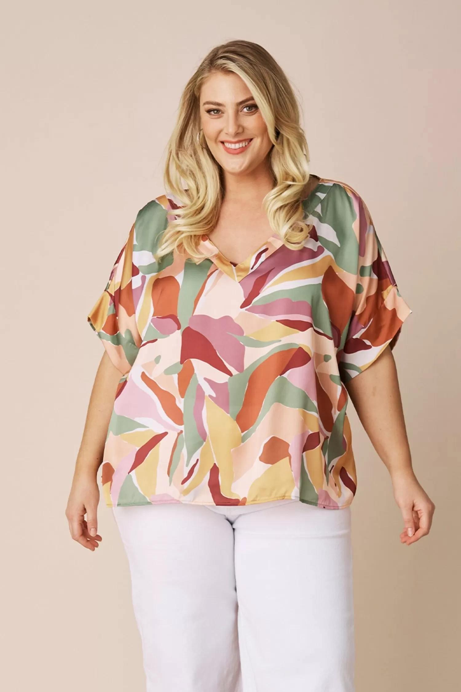 Carolina Bianca Tops | Short Sleeve*Bianca Short Sleeve Top Delia Print with V Neck