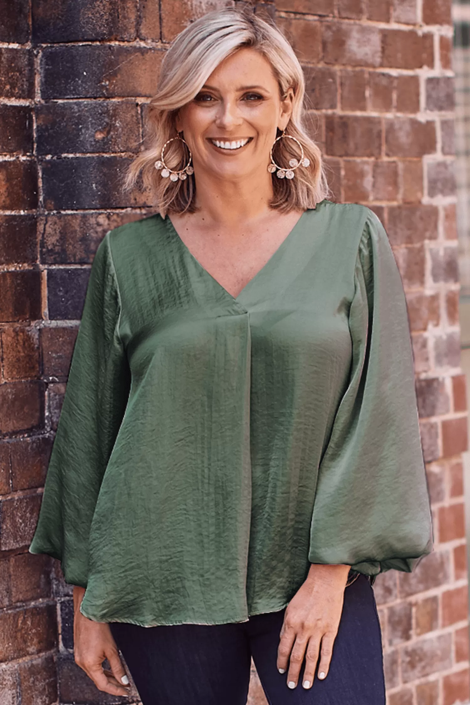 Carolina Long Sleeve*Charlotte V-Neck Long Sleeve Top Olive