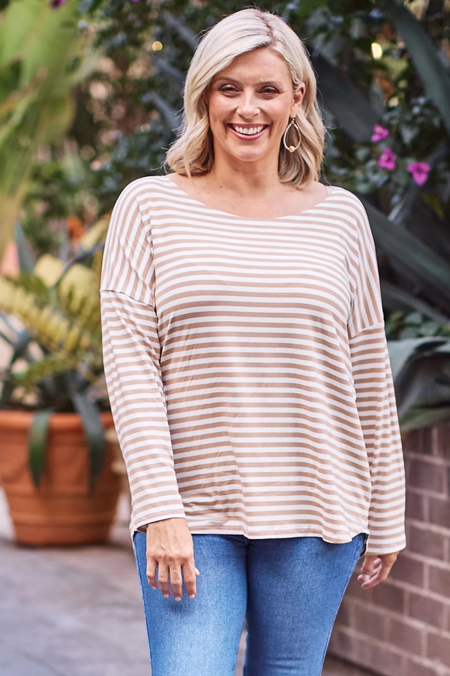 Carolina Long Sleeve*Erica Essential Top Round Neck Striped Camel