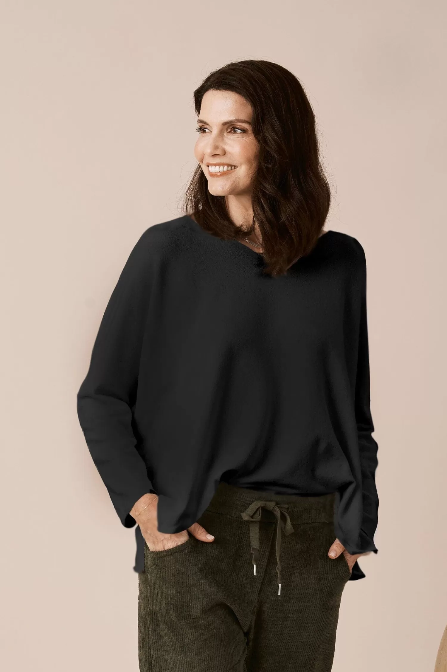 Carolina Knitwear*Jayda V-Neck Jumper Black