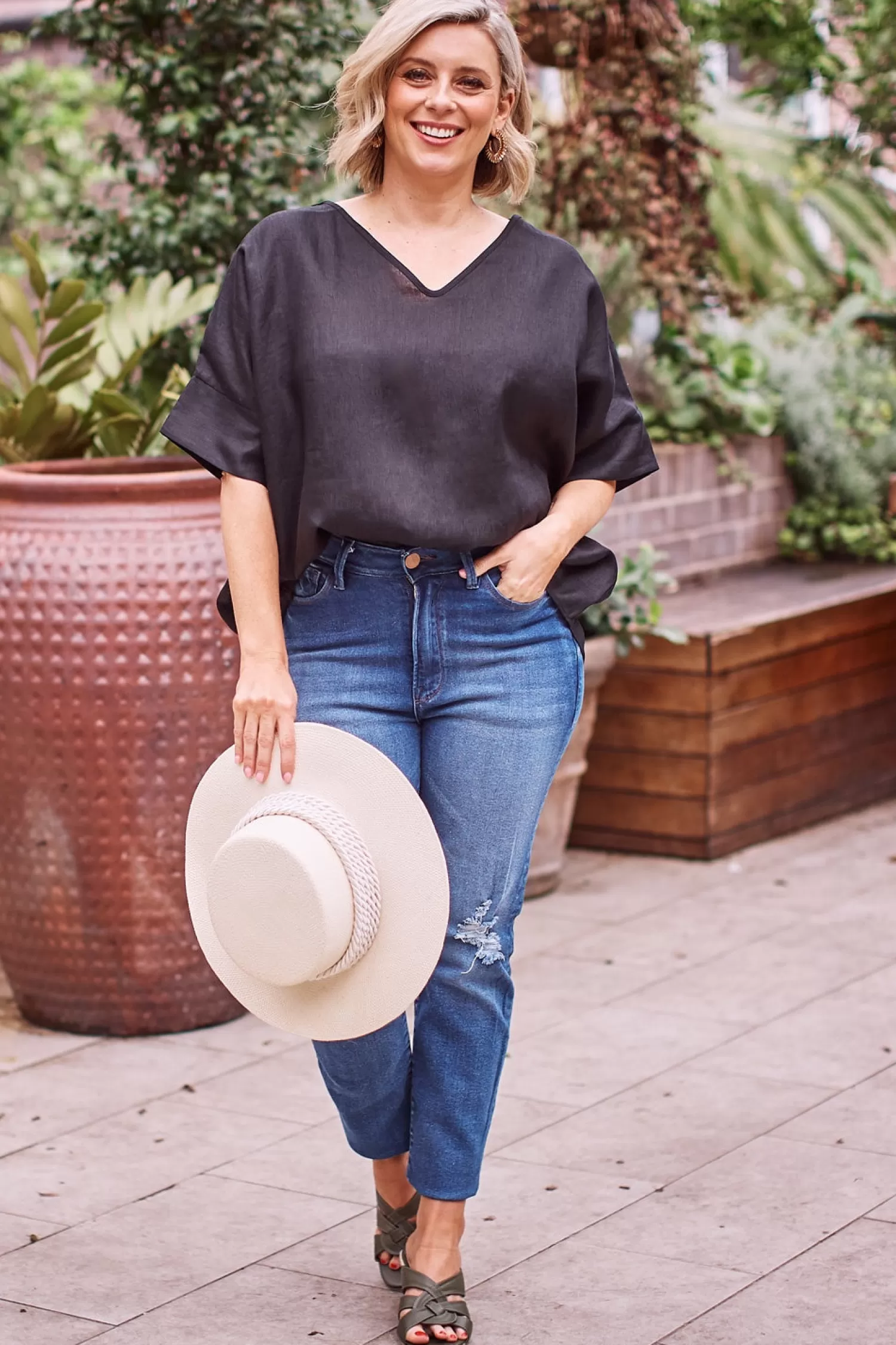 Carolina Short Sleeve*Jenna Pure Linen V-Neck Top Black