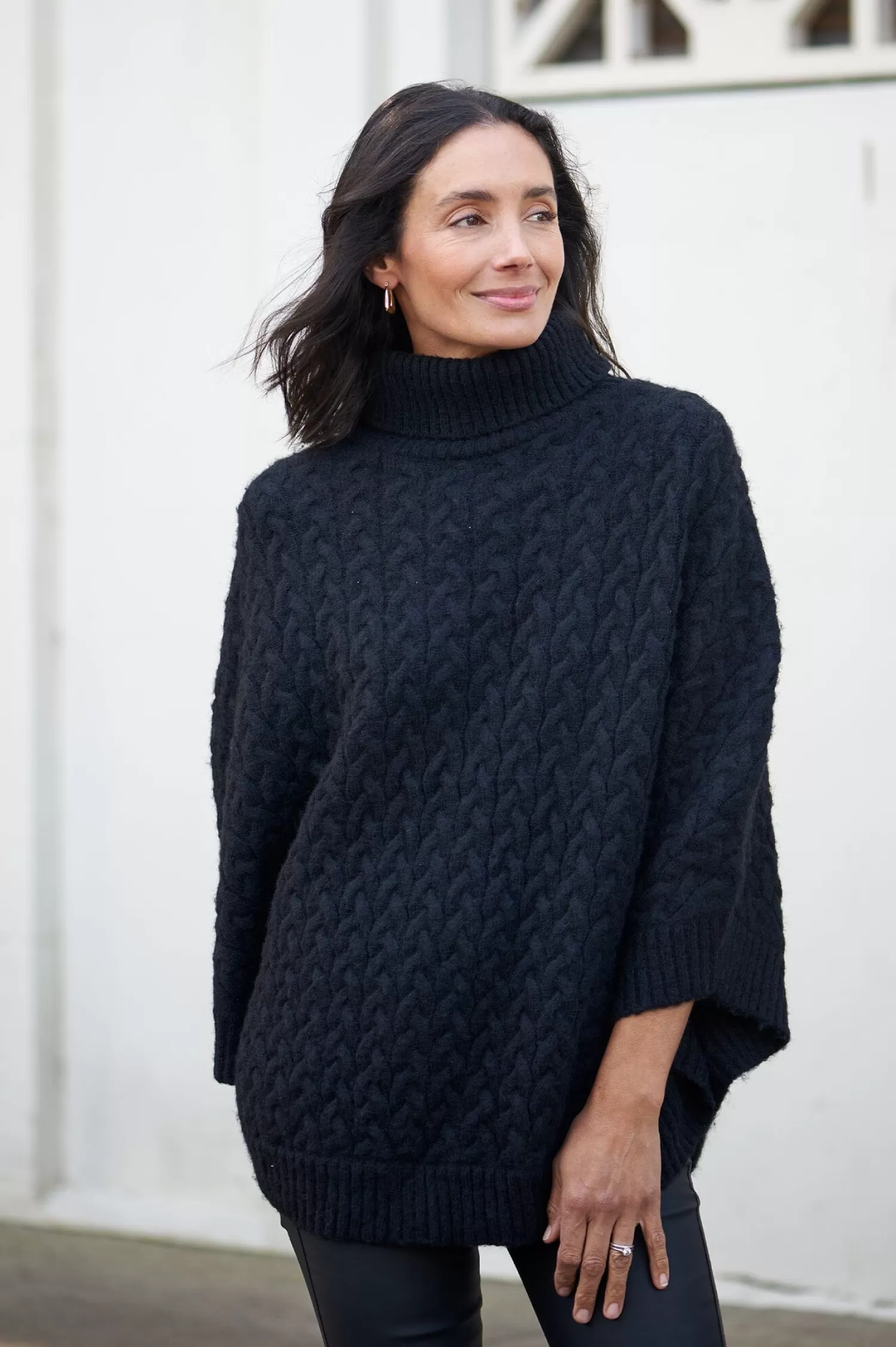 Carolina Knitwear*Lilianna Poncho Black